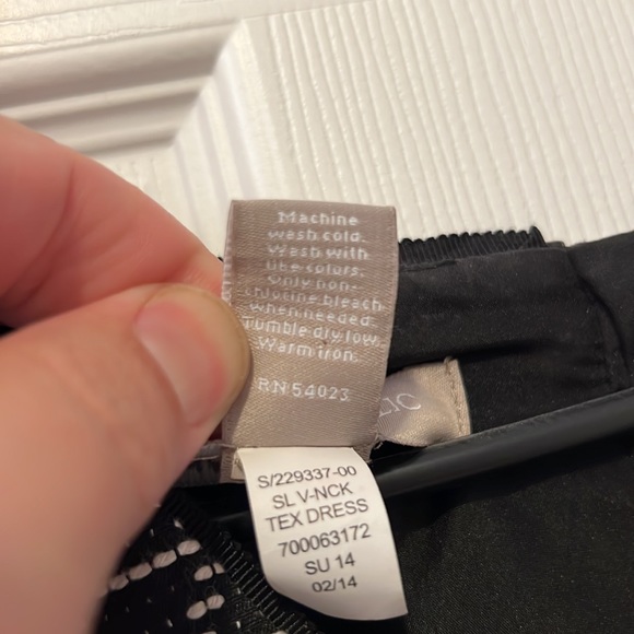 Banana Republic Sleeveless V Neck Textured Dress Size 14 - Picture 5 of 7